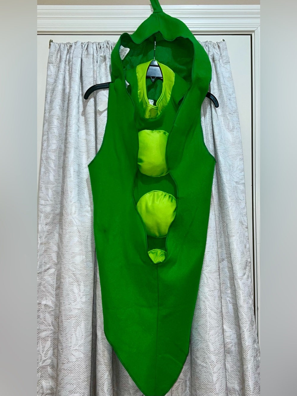Child’s Pea-In-A-Pod Costume